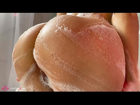 ❤️ Brunette Anapiga Pussy kwa Pussy kwa Vibrator hadi Orgasm kali katika Shower Pono ☑